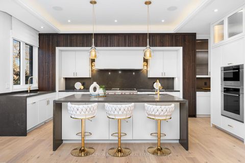 Photo 15 at 20 Tobruk Crescent, Newtonbrook East, Toronto