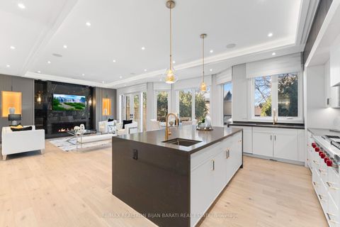 Photo 16 at 20 Tobruk Crescent, Newtonbrook East, Toronto