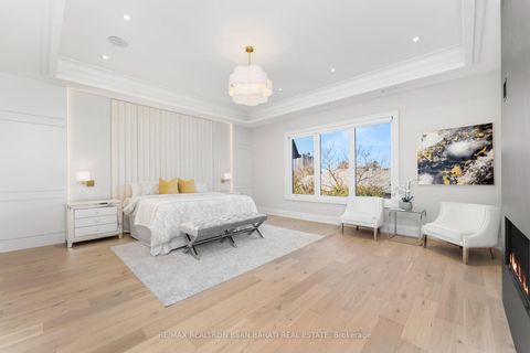 Photo 21 at 20 Tobruk Crescent, Newtonbrook East, Toronto