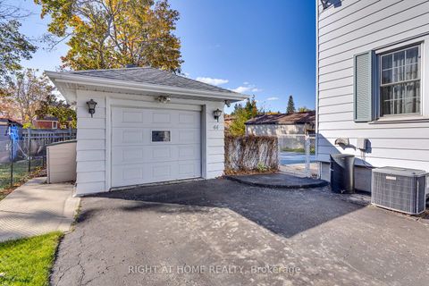 Photo 2 at 44 Newton Street, Wellington, Barrie