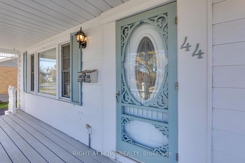 Photo 4 at 44 Newton Street, Wellington, Barrie