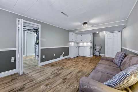 Photo 24 at 44 Newton Street, Wellington, Barrie