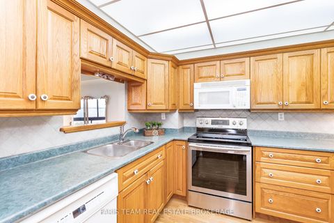 Photo 6 at 707 - 181 Collier Street, North Shore, Barrie