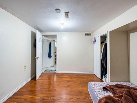 Photo 4 at 2 - 242 John Garland Boulevard, Clairville, Toronto