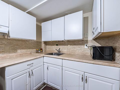 Photo 6 at 2 - 242 John Garland Boulevard, Clairville, Toronto