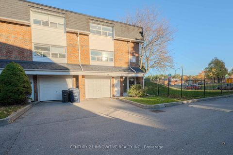 Photo 2 at 68 - 102 Trailridge Crescent, Morningside, Toronto