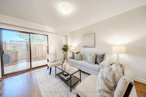Photo 4 at 68 - 102 Trailridge Crescent, Morningside, Toronto