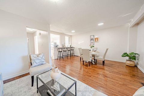 Photo 8 at 68 - 102 Trailridge Crescent, Morningside, Toronto