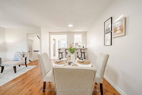 Photo 10 at 68 - 102 Trailridge Crescent, Morningside, Toronto