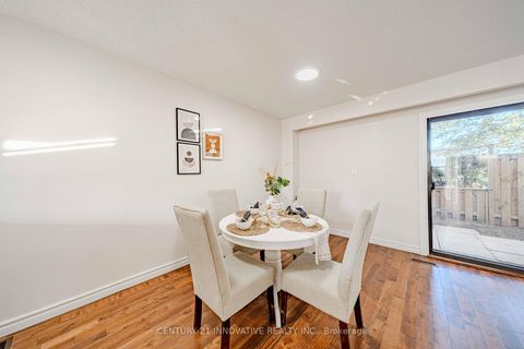 Photo 12 at 68 - 102 Trailridge Crescent, Morningside, Toronto