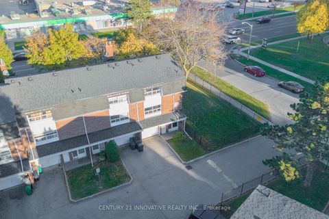 Photo 45 at 68 - 102 Trailridge Crescent, Morningside, Toronto