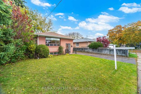 Photo 4 at 52 Alhart Drive, Beaumonde Heights, Toronto