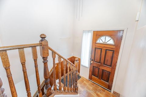 Photo 7 at 52 Alhart Drive, Beaumonde Heights, Toronto