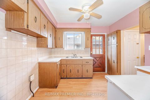 Photo 15 at 52 Alhart Drive, Beaumonde Heights, Toronto