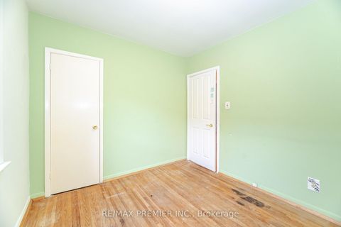 Photo 27 at 52 Alhart Drive, Beaumonde Heights, Toronto