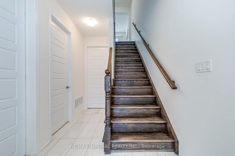 Photo 12 at 3334 Carding Mill Trail, GO Glenorchy, Oakville