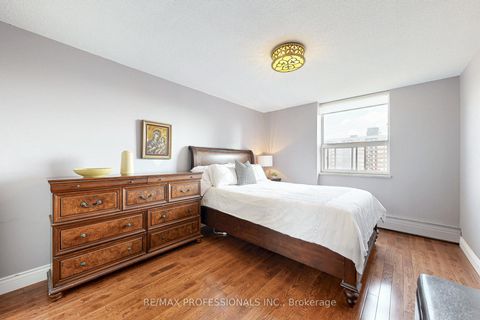 Photo 5 at 907 - 151 La Rose Avenue, Humber Heights, Toronto
