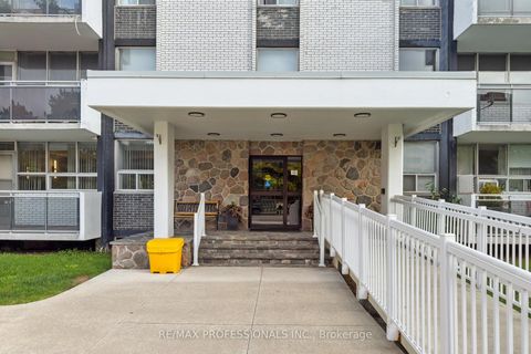 Photo 19 at 907 - 151 La Rose Avenue, Humber Heights, Toronto