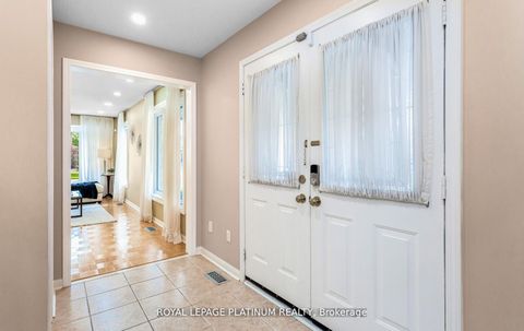 Photo 7 at 4 Skipperhill Crescent, Rouge E11, Toronto