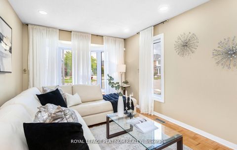 Photo 9 at 4 Skipperhill Crescent, Rouge E11, Toronto