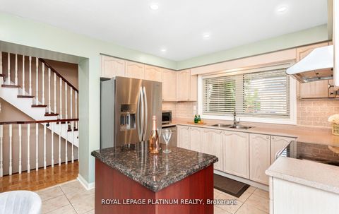 Photo 15 at 4 Skipperhill Crescent, Rouge E11, Toronto