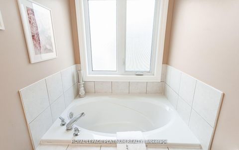 Photo 44 at 4 Skipperhill Crescent, Rouge E11, Toronto