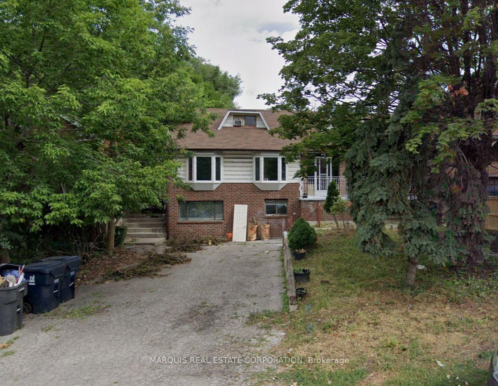 14 Cardell Avenue, Pelmo Park W4, Toronto photo number 2