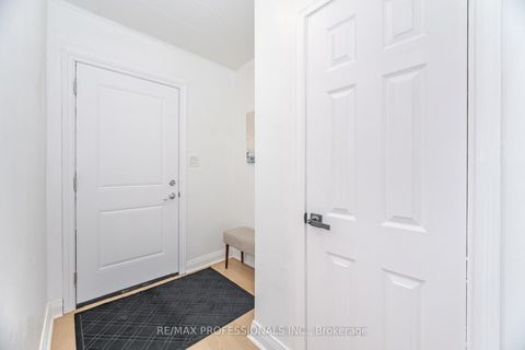 Photo 3 at 685 Kipling Avenue, City Centre West, Toronto