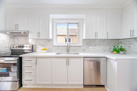 Photo 12 at 685 Kipling Avenue, City Centre West, Toronto