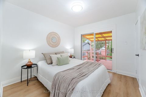 Photo 18 at 685 Kipling Avenue, City Centre West, Toronto