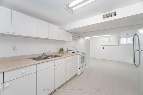 Photo 33 at 685 Kipling Avenue, City Centre West, Toronto