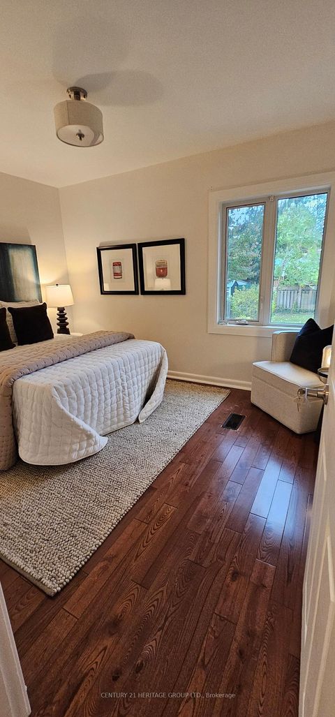 Photo 10 at 67 Savona Drive, Alderwood, Toronto