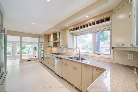 Photo 7 at 36 Cheval Drive, Don Mills, Toronto