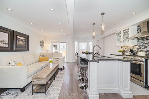 Photo 3 at 9 Stonebriar Drive, Maple, Vaughan