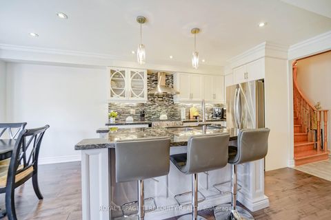 Photo 8 at 9 Stonebriar Drive, Maple, Vaughan