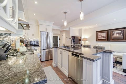 Photo 9 at 9 Stonebriar Drive, Maple, Vaughan