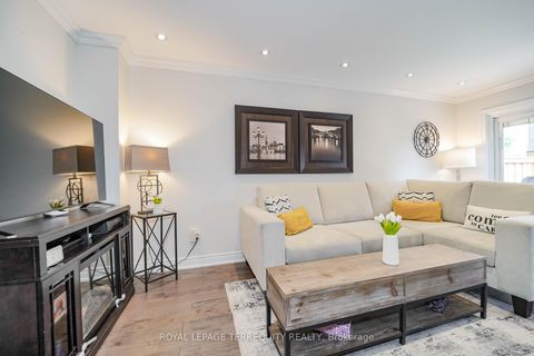 Photo 12 at 9 Stonebriar Drive, Maple, Vaughan