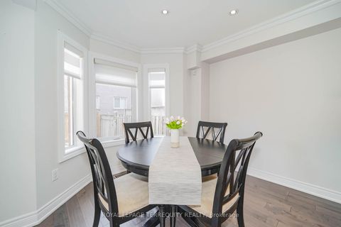 Photo 13 at 9 Stonebriar Drive, Maple, Vaughan