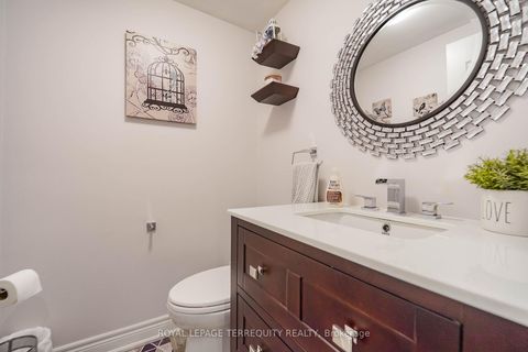 Photo 14 at 9 Stonebriar Drive, Maple, Vaughan