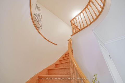 Photo 16 at 9 Stonebriar Drive, Maple, Vaughan