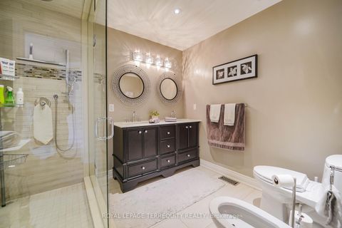 Photo 23 at 9 Stonebriar Drive, Maple, Vaughan