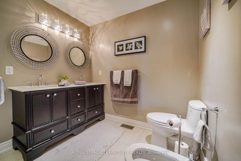 Photo 24 at 9 Stonebriar Drive, Maple, Vaughan