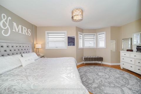 Photo 26 at 9 Stonebriar Drive, Maple, Vaughan