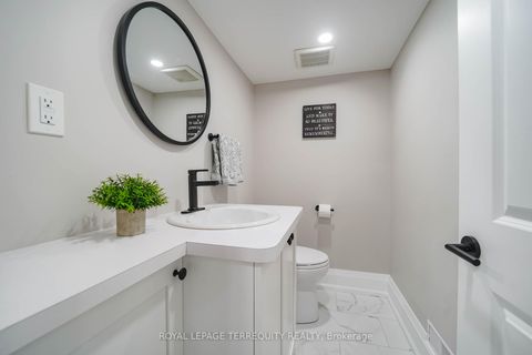 Photo 31 at 9 Stonebriar Drive, Maple, Vaughan