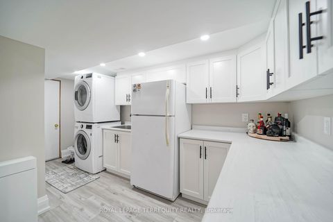 Photo 32 at 9 Stonebriar Drive, Maple, Vaughan