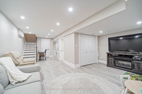 Photo 40 at 9 Stonebriar Drive, Maple, Vaughan