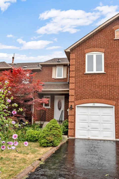 Photo 1 at 99 Islay Crescent, Maple, Vaughan