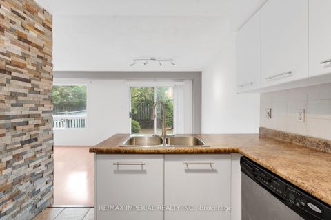 Photo 12 at 99 Islay Crescent, Maple, Vaughan