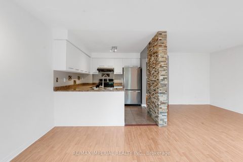 Photo 16 at 99 Islay Crescent, Maple, Vaughan