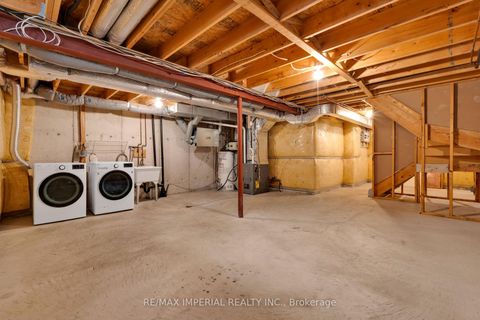 Photo 32 at 99 Islay Crescent, Maple, Vaughan